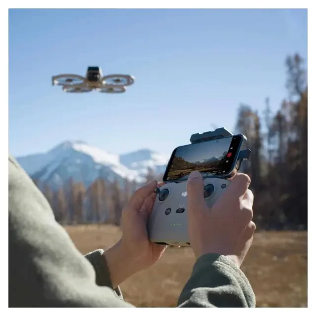 Квадрокоптер DJI Flip (RC-N3) Квадрокоптер DJI Flip (RC-N3)