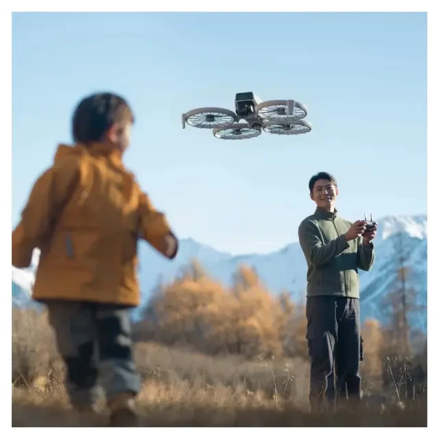 Квадрокоптер DJI Flip Fly More Combo (RC 2) Квадрокоптер DJI Flip Fly More Combo (RC 2)